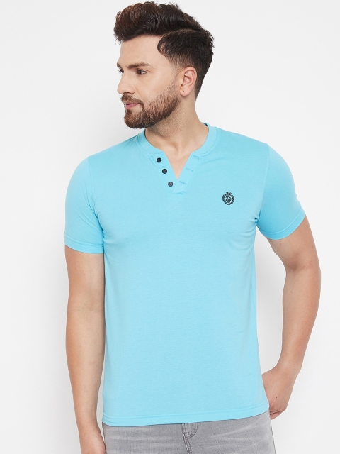 

Adobe Men Turquoise Blue Solid Henley Neck T-shirt