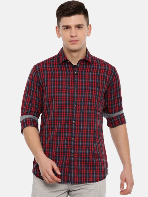 Classic Polo Men Red & Navy Blue Regular Fit Checked Casual Shirt