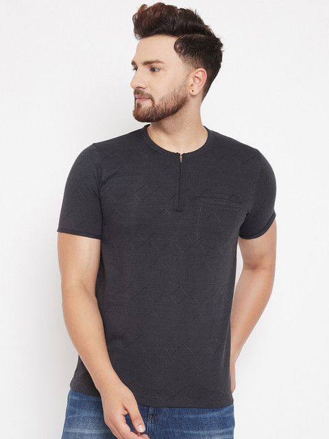 

Adobe Men Black Solid Henley Neck T-shirt