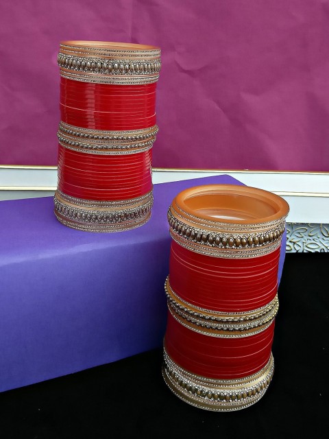

LUCKY JEWELLERY Set Of 2 Red & Gold-Toned Punjabi Chura Bridal Wedding Bangles