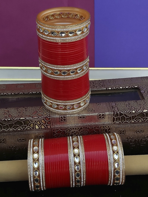

LUCKY JEWELLERY Set Of 2 Red & Gold-Toned Punjabi Chura Bridal Wedding Bangles