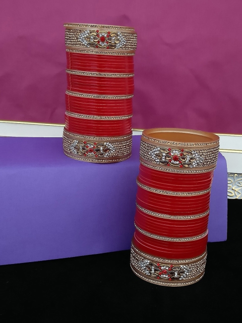 

LUCKY JEWELLERY Set Of 2 Red & Gold-Toned Punjabi Chura Bridal Wedding Bangles