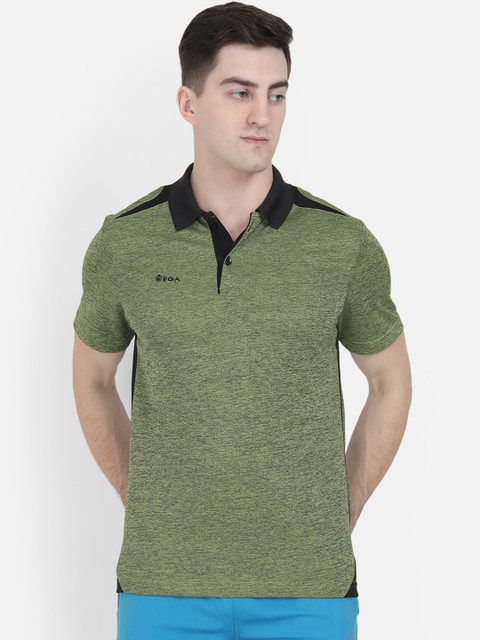 

VEGA Men Green Solid Polo Collar T-shirt
