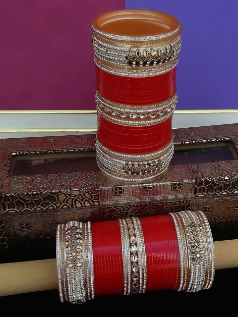 

LUCKY JEWELLERY Set Of 2 Red & Gold-Toned Punjabi Chura Bridal Wedding Bangles