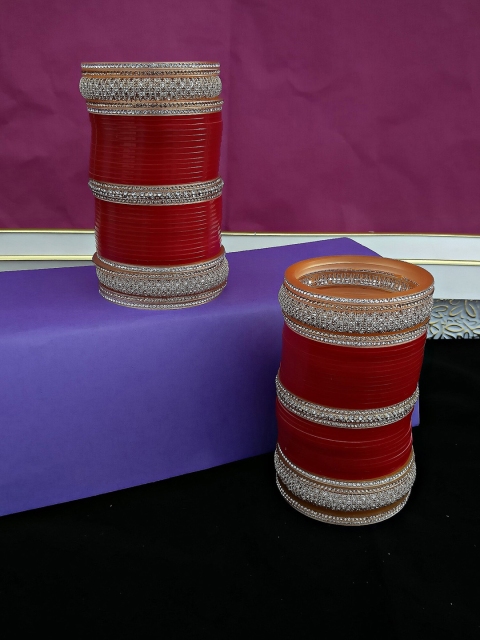 

LUCKY JEWELLERY Set Of 2 Red & Gold-Toned Punjabi Chura Bridal Wedding Bangles