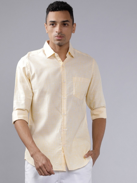 

Black coffee Men White & Yellow Slim Fit Checked Casual Shirt