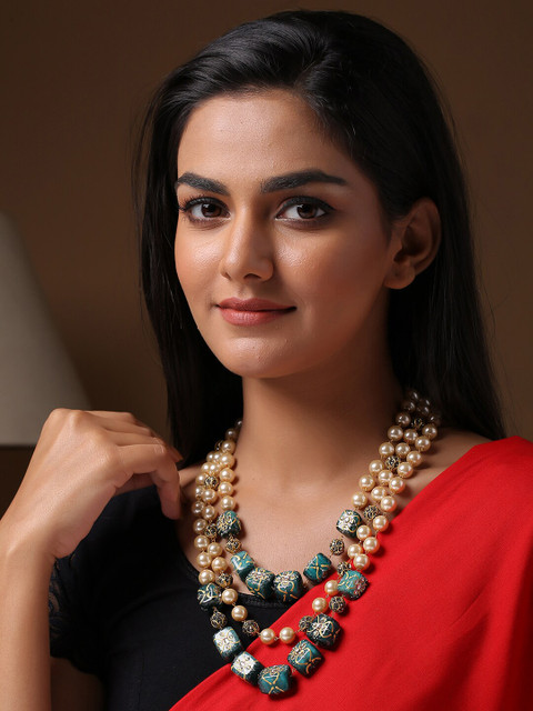 

Shoshaa White & Blue Layered Necklace