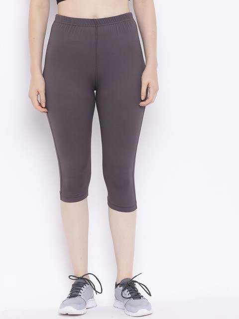 

Chkokko Women Grey Solid Slim Fit Capris