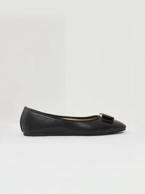 

shoexpress Women Black Solid Leather Ballerinas