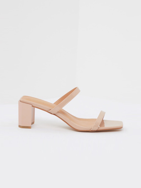 

shoexpress Women Beige Embellished Sandals