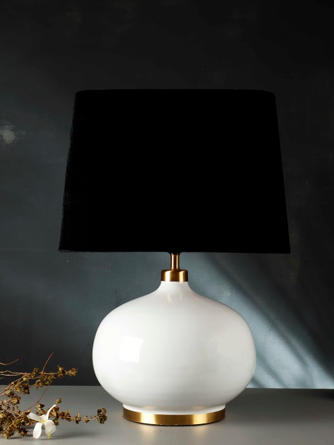 

Grated Ginger Black & White Solid Handcrafted Table Top Lamp with Shade