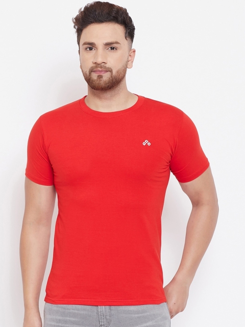 

ALIZA Men Red Solid Round Neck T-shirt