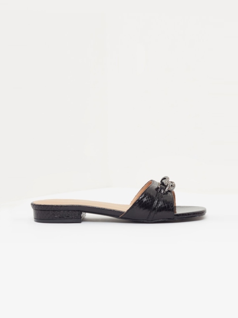 

shoexpress Women Black Open Toe Flats With Chain Accent
