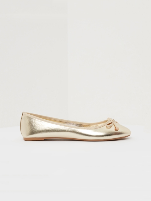 

shoexpress Women Gold-Toned Slip-On Sneakers