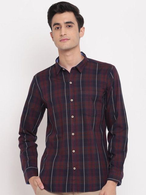 

GHPC Men Maroon & Black Slim Fit Checked Casual Shirt
