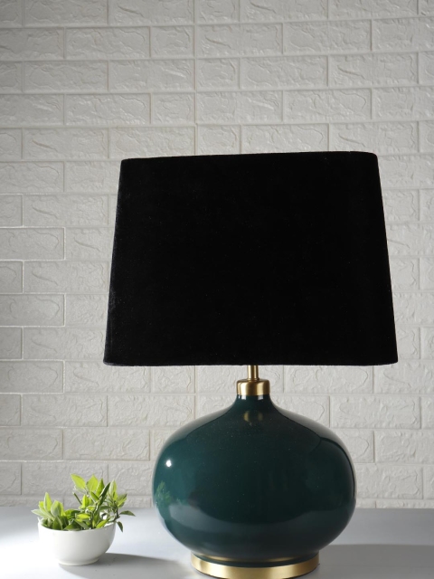 

Grated Ginger Black & Green Solid Handcrafted Table Top Lamp with Shade