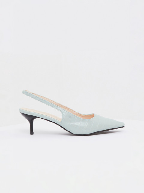 

shoexpress Women Green Solid Pumps