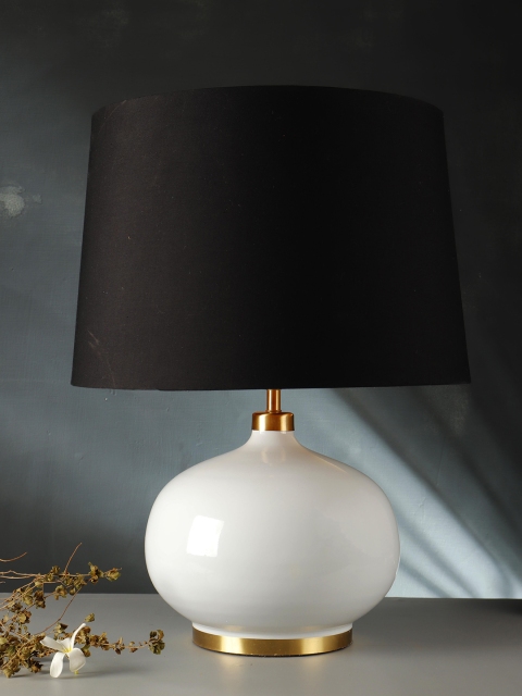 

Grated Ginger Black & White Solid Handcrafted Table Top Lamp with Shade