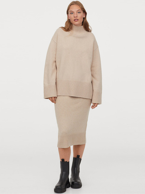 

H&M Beige Solid Knitted Sustainable Skirt