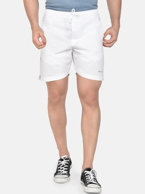 

beevee Men White Solid Regular Shorts