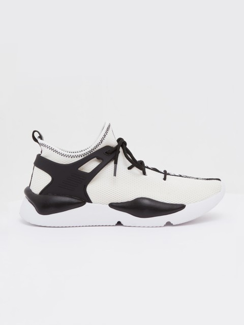 

shoexpress Men White Textile Running Shoes
