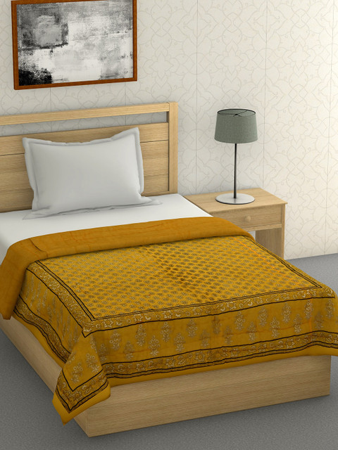 

LIVING ROOTS Mustard Yellow Floral Mild Winter 233 GSM Single Bed Quilt