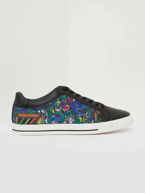 

shoexpress Men Black Printed Sneakers