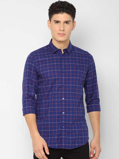 

Solly Jeans Co. Men Blue & Red Regular Fit Checked Casual Shirt