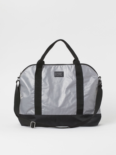 

H&M Women Grey & Black Colourblocked Small Weekend Bag
