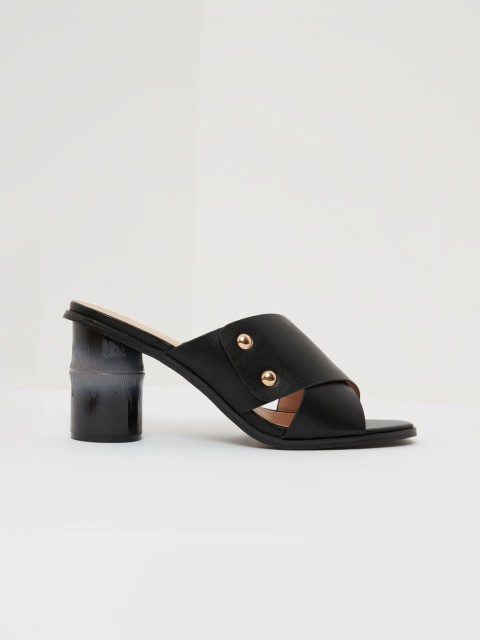 

shoexpress Women Black Solid Sandals