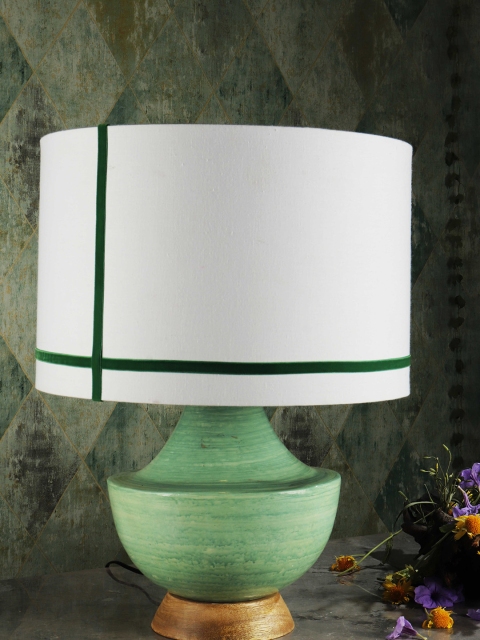 

Grated Ginger White Solid Handcrafted Table Top Lamp with Shade