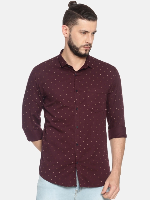 

SHOWOFF Men Maroon & Yellow Slim Fit Solid Casual Shirt