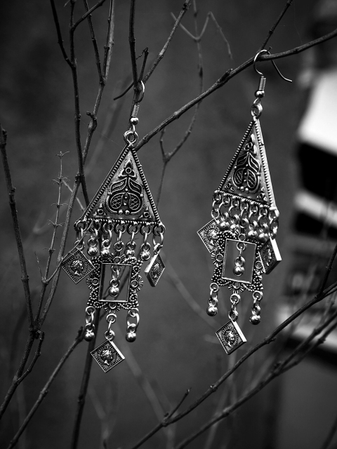 

ZeroKaata Silver-Toned Handcrafted Contemporary Drop Earrings