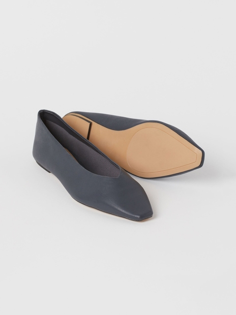 

H&M Women Grey Solid Ballet Pumps