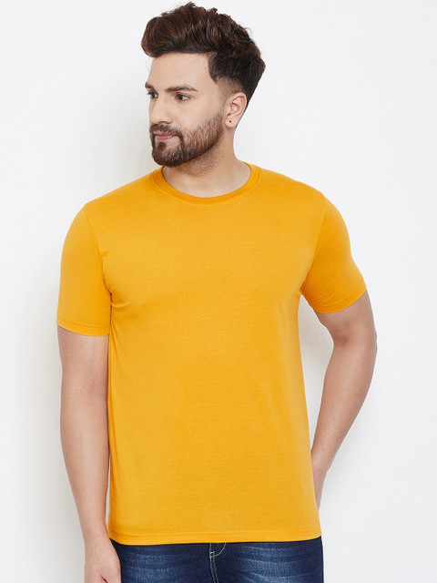 

wesquare Men Yellow Solid Round Neck T-shirt
