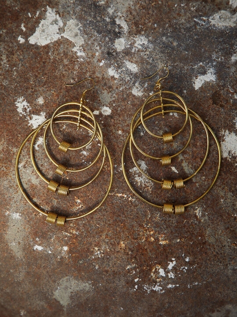 

ZeroKaata Gold-Plated Contemporary Drop Earrings