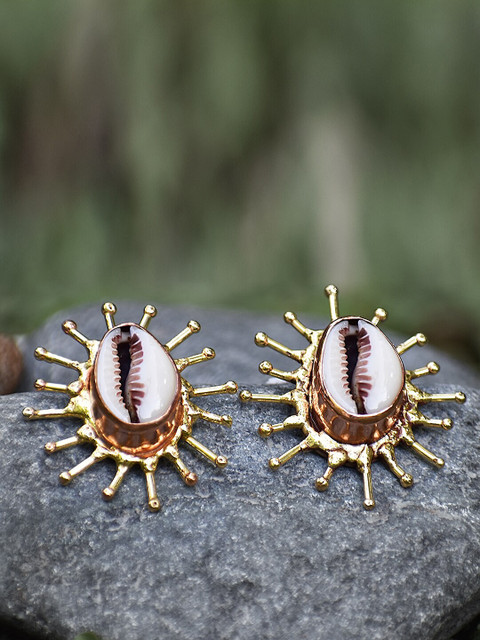 

ZeroKaata Gold-Plated & White Quirky Drop Earrings