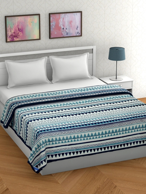 

BOMBAY DYEING White & Blue Geometric Mild Winter 210 GSM Double Bed Blanket