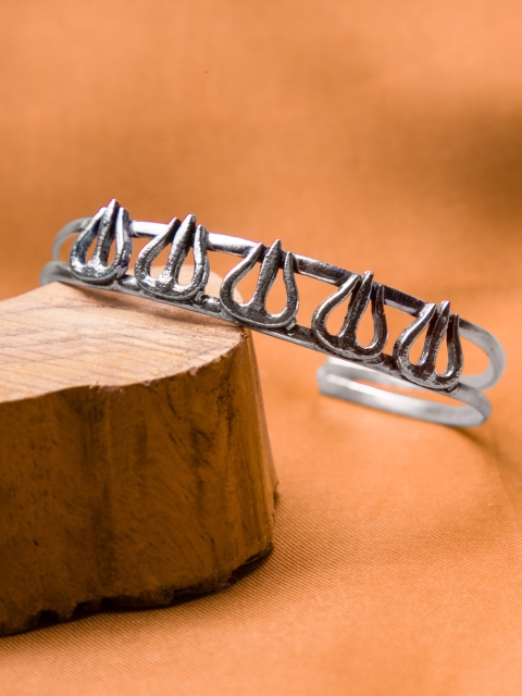 

Priyaasi Silver-Plated Handcrafted Cuff Bracelet