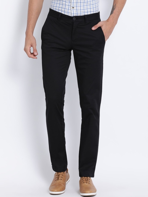 

t-base Men Black Tapered Fit Solid Chinos