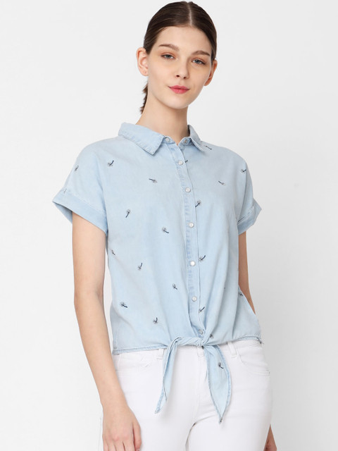 

Deal Jeans Women Blue & Off-White Regular Fit Faded Casual Shirt