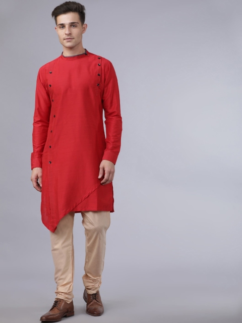 

Svanik Men Red Solid Straight Kurta