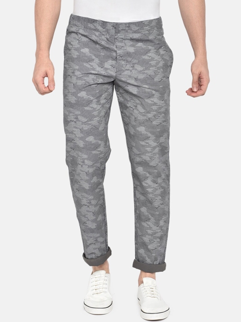 

beevee Men Grey Camouflage Printed Straight-Fit Track Pants