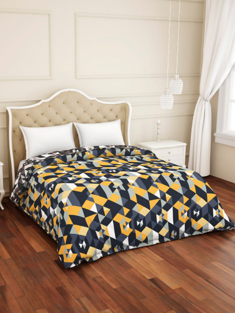 

SPACES Black & Navy Blue Geometric AC Room 150 GSM Reversible Double Bed Quilt
