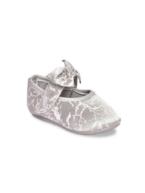

toothless Girls Frozen Silver-Toned & White Printed Frozen Booties