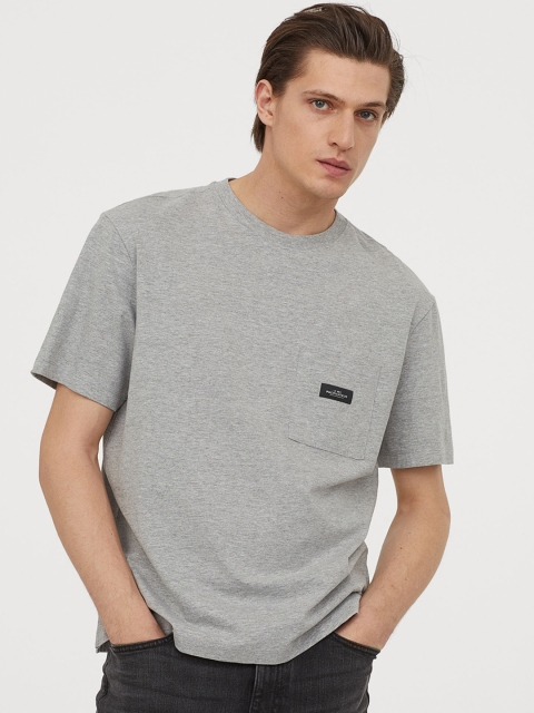 

H&M Men Grey Solid Cotton T-shirt