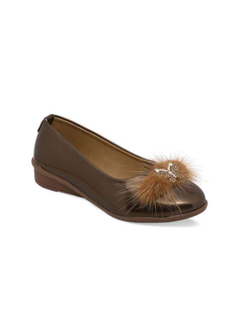 

Chipbeys Girls Brown Solid Ballerinas