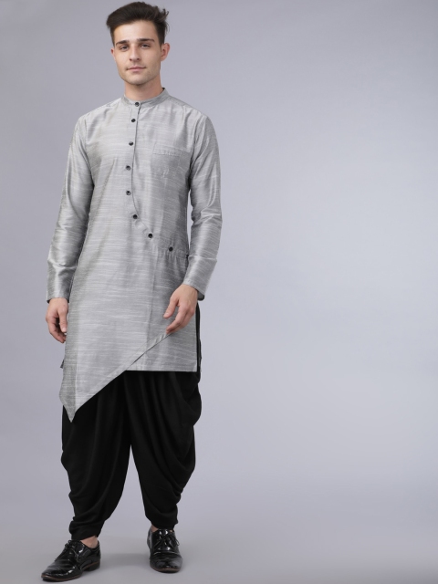 

Svanik Men Silver-Coloured Solid Straight Kurta
