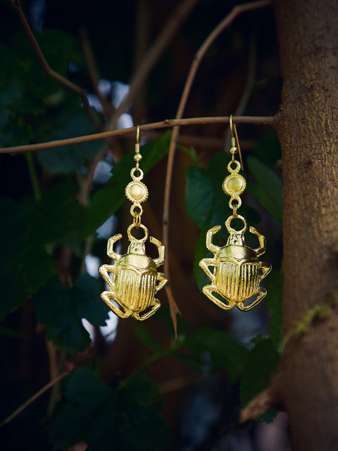 

ZeroKaata Gold-Plated Contemporary Drop Earrings