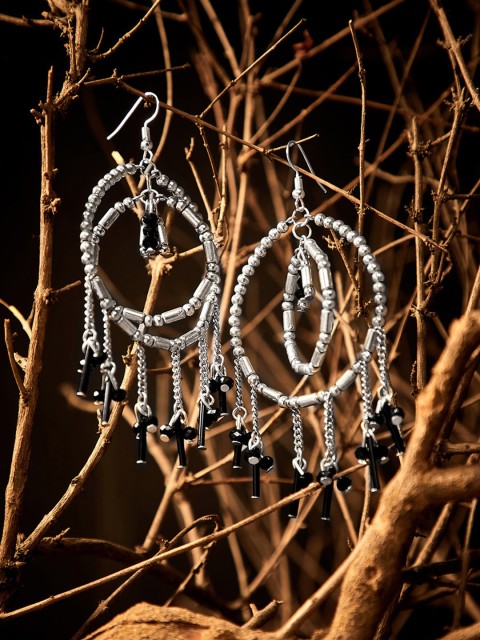 

ZeroKaata Silver-Toned Contemporary Drop Earrings